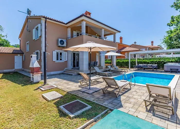 Lotus Βίλα Πούλα