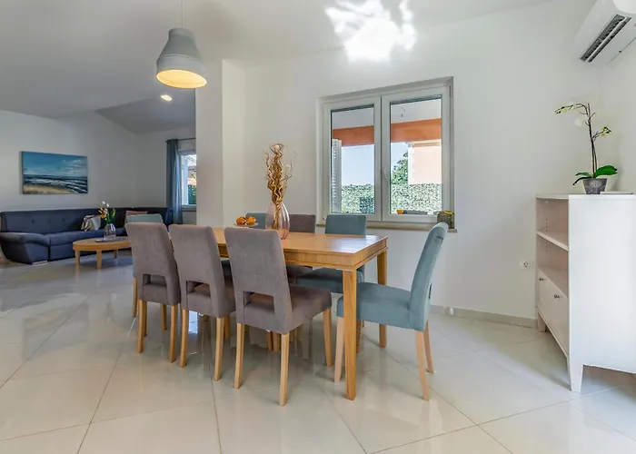 Βίλα Lotus Πούλα